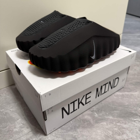 Meet the Posher Other - Nike Mind 001 - New